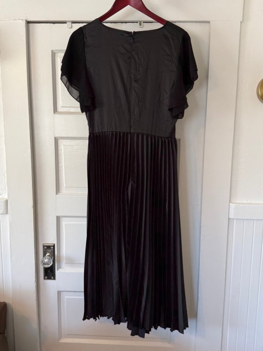 Petal & Pup Nova Black Pleated Midi Dress L - Picture 4 of 8